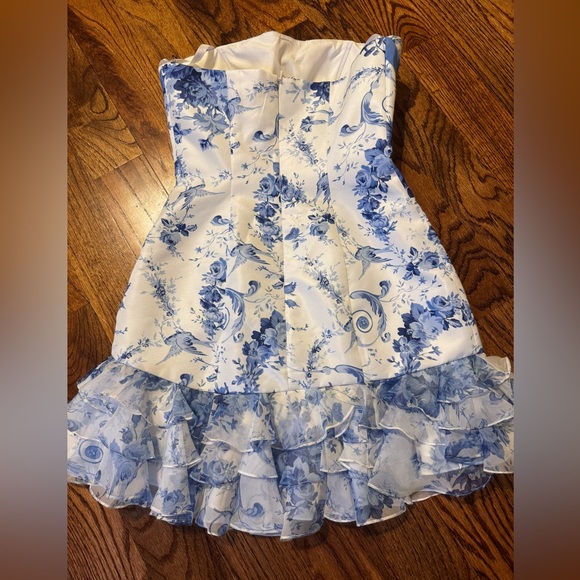 Gorgeous Sherri Hill - Picture 2 of 5